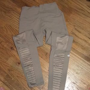 Alo High Waisted Moro Legging